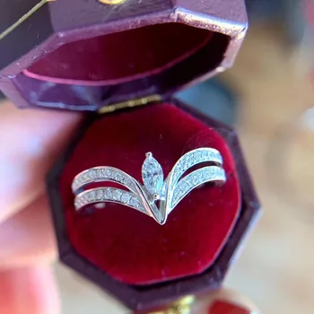 Новое модное легкое роскошное кольцо в форме маркизы с цирконом, имитирующее бриллиантовое кольцо, обручальное кольцо